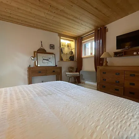 Chalet Paisible Avec Cheminée Et Animaux Acceptés Près Des Pistes - Fr-1-624-176 Sixt